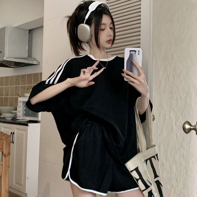 오버핏 반팔 반바지 투피스 배색 라인 트레이닝 세트