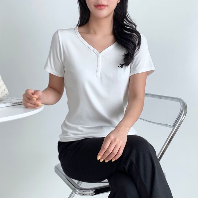 비츠 와이넥 버튼 반팔티 SD-250423