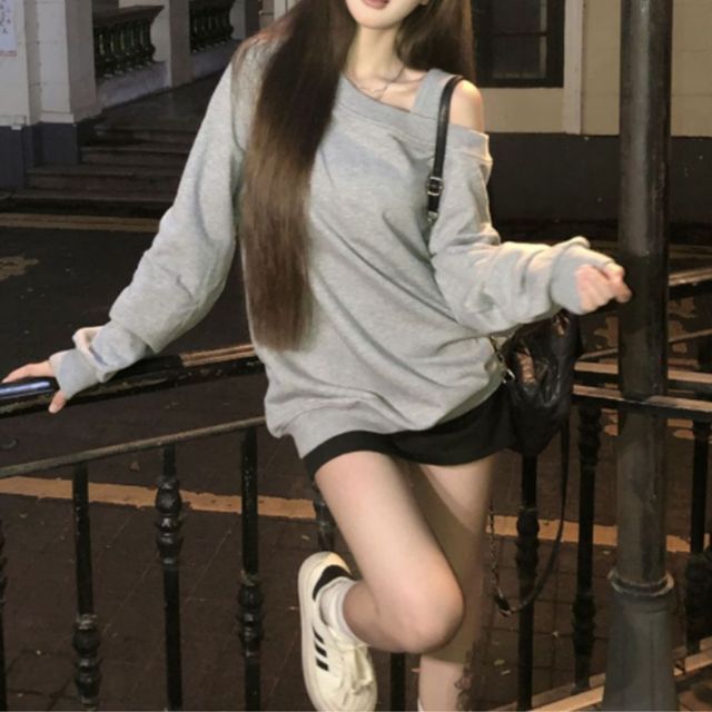 스트랩포인트 언발 오프숄더 맨투맨 JSC-1004250