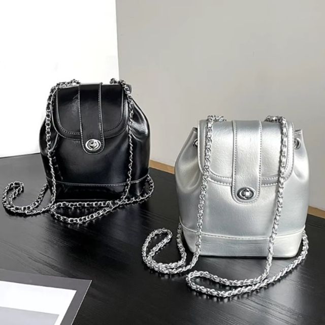 여성 가죽 백팩 레더 체인 실버 블랙 미니가방 데일리