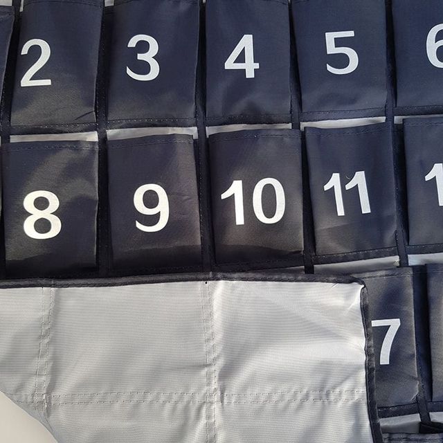 휴대폰 정리함 30칸 걸이형 수거함 진열장