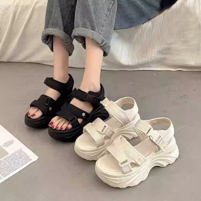 키높이 여성 발편한 퀄팅 샌들 6cm 여름 여자 슬리퍼