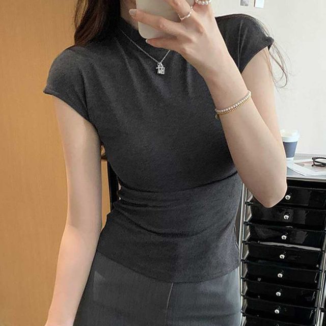 하프넥 슬림핏 반팔 티셔츠 RNR-0095