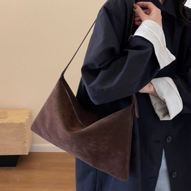 모던 스웨이드 숄더 크로스백 JSC-1003610