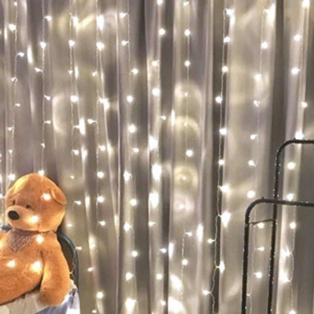 오스타 LED 300구 투명선 커튼전구 백색 파티 야외