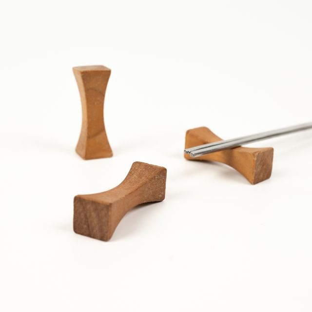 젓가락 양면 나무수저 받침 고무나무 받침대 ROS-1007014