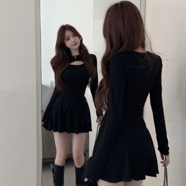 블랙 포인트 컷아웃 플레어 투피스 SWC-1006360