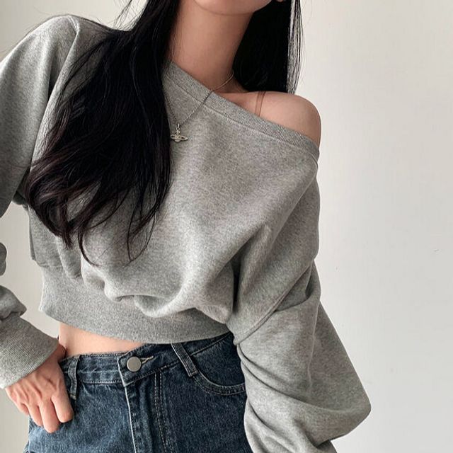 언발 오프숄더 크롭 맨투맨 DA-0009