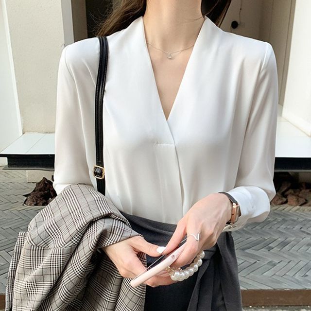 브이넥 출근룩 긴팔 블라우스 OSM-1006912