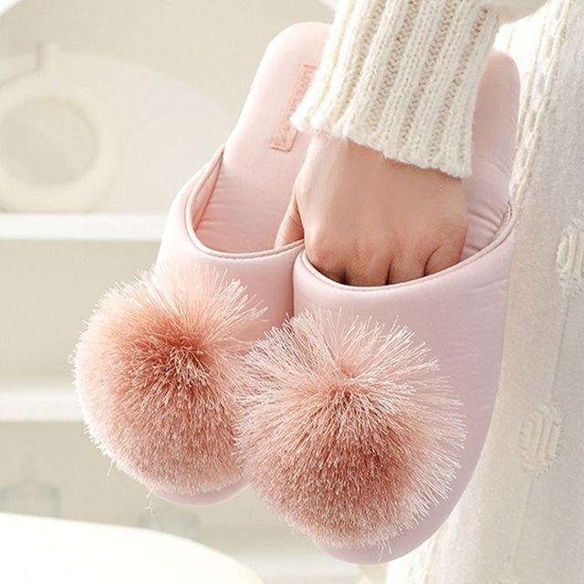 여성 실내화 미끄럼방지 럭셔리 새틴 폼폼이 MIR-1006393