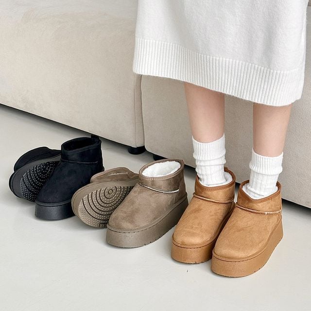 쥬베르 탄탄 통굽 스웨이드 미니부츠 SD-1004446