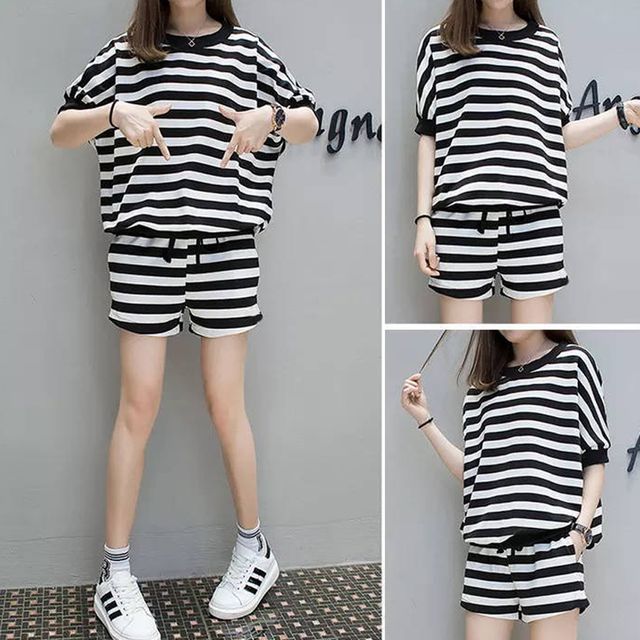 라운드넥 스트라이프 반팔 반바지 세트 URD-525