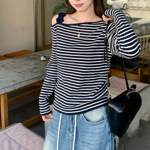 페미닌무드 플라워스트랩 오프숄더 니트 JSC-d0075