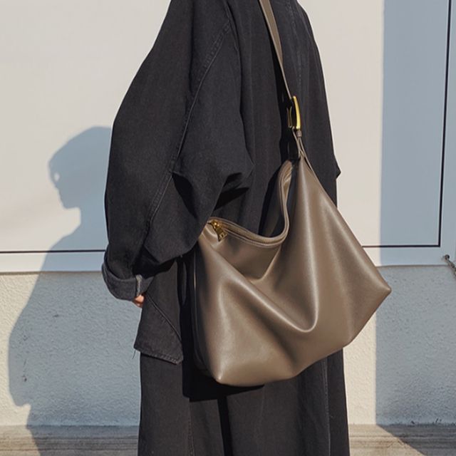 사각 레더 빅 솔더 크로스백 OSM-1006151