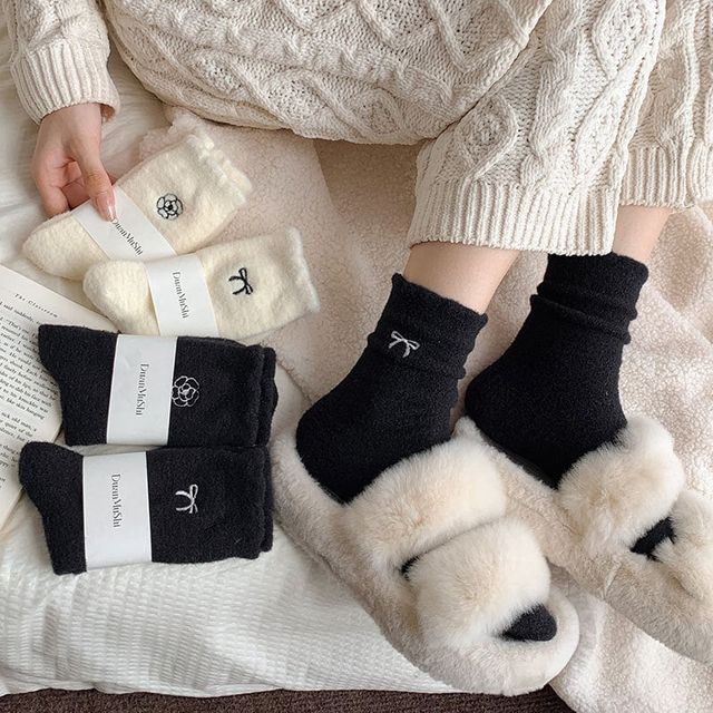 키밍 자수 중목 양말 2켤레 수면양말 뚜꺼운 보온 겨울양말