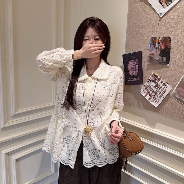 플라워 펀칭 플레어 블라우스 LL-1006333