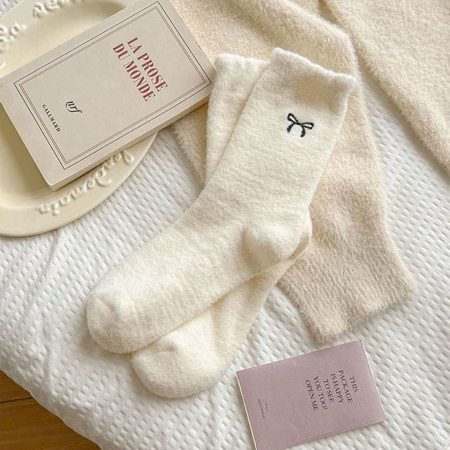 보온성과 스타일을 갖춘 중목 양말 2켤레 겨울 수면 양말