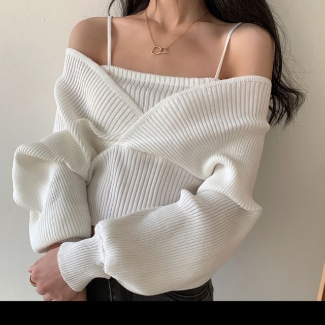 일체형 여성 나시 기본 여리핏 데이 브이넥 티셔츠 여