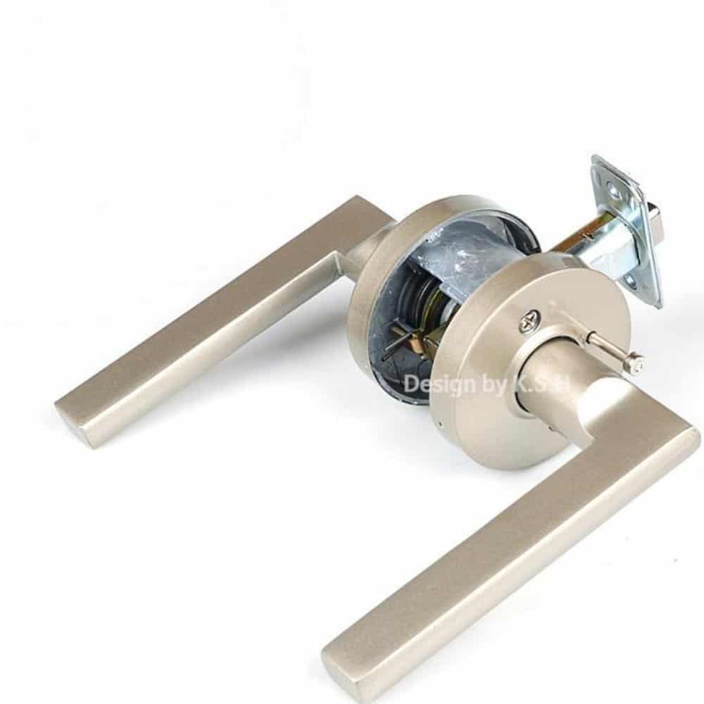 화장실손잡이 방문고리교체 출입문손잡이