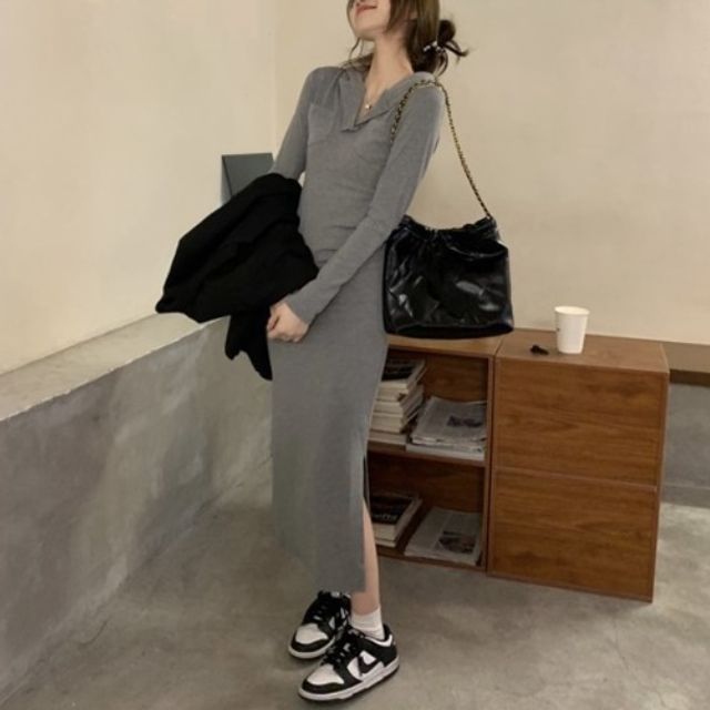 데이트룩 일자핏의 라인 가슴 포켓 브이넥 후드원피스