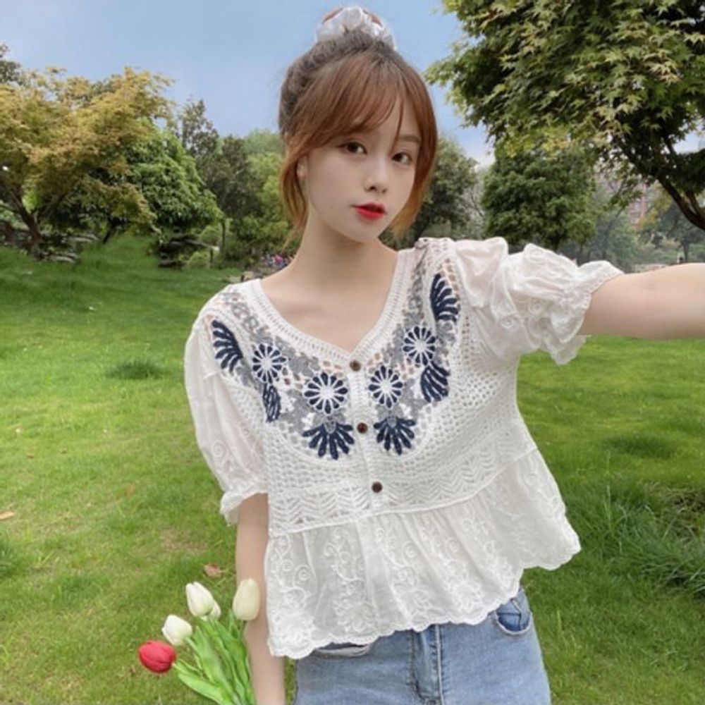 여성크롭탑 플라워크롭탑 데이트룩 반팔크롭탑 그