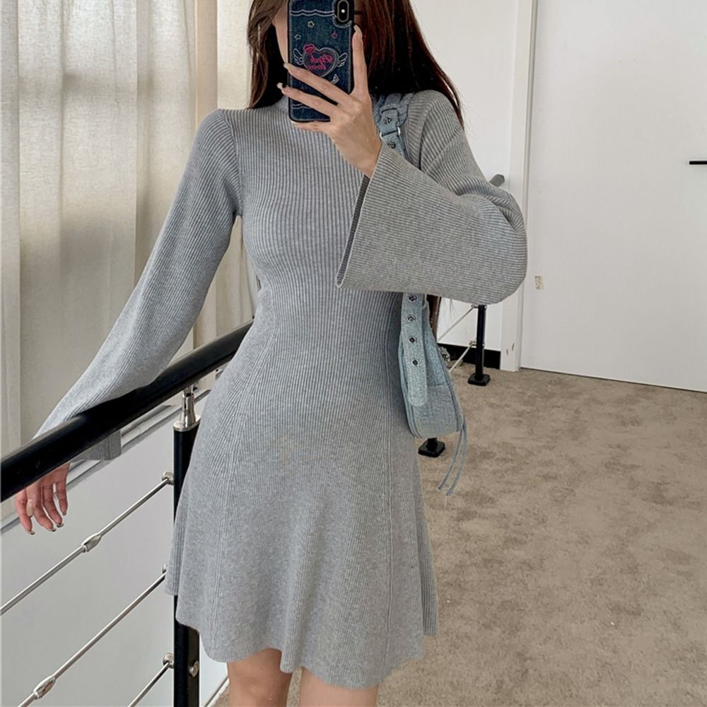 심플 골지라인 나팔 소매 슬림핏 긴팔 A라인 원피스