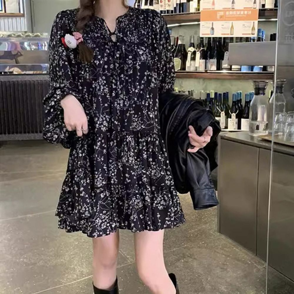 여성 브이넥 플라워 긴팔 미니원피스 블랙 1P 하객룩