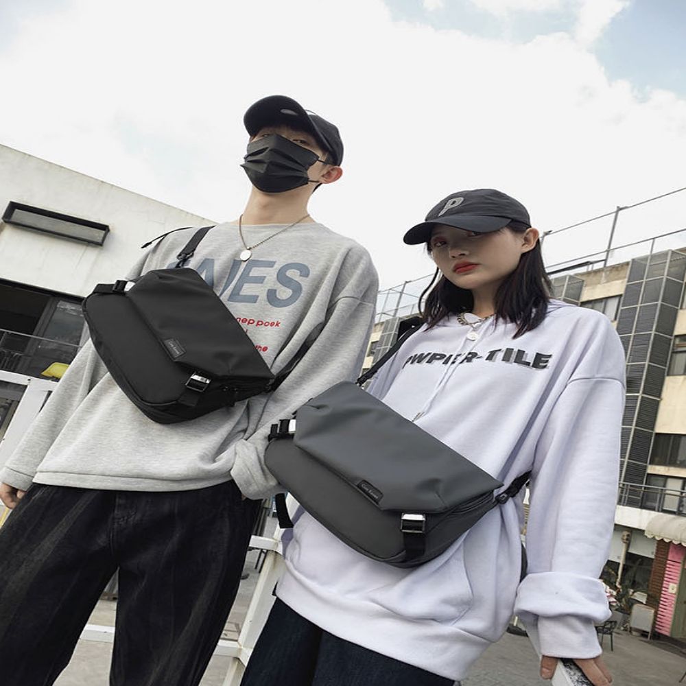 보조가방 메신저백 크로스백 남녀 스트릿룩 학생가방