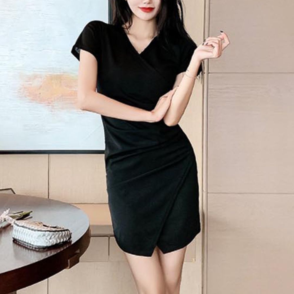 편한미니 검정색 브이넥 짧은 이지웨어 디자인