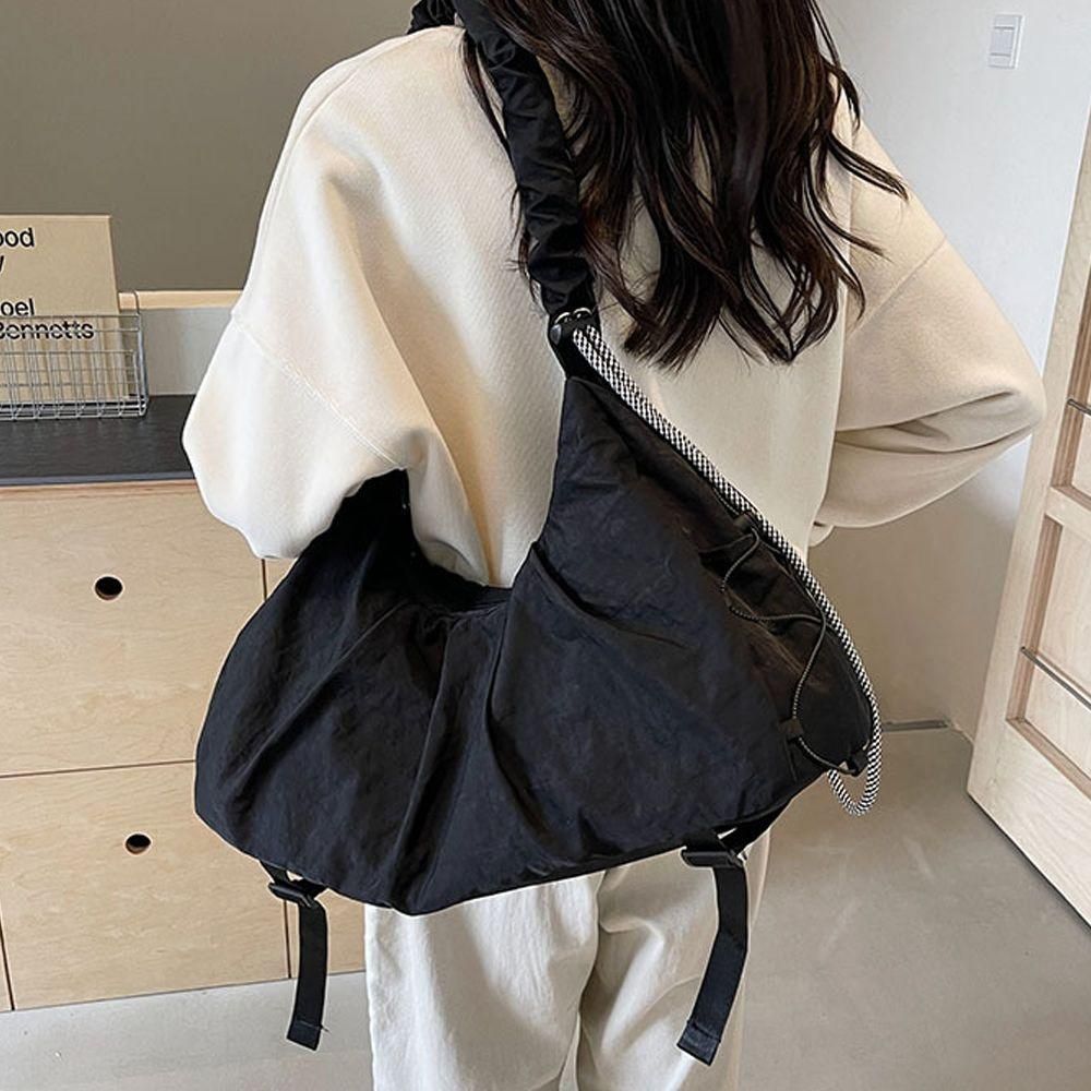 가방 블랙 데일리 여성 숄더 백 나일론 반달 보부상