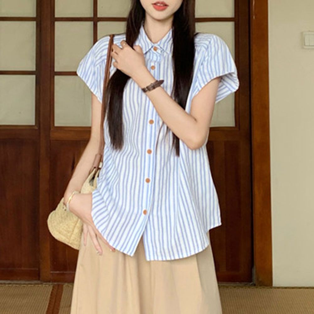 카라 세로 스트라이프 반팔 셔츠 나그랑 캐주얼룩