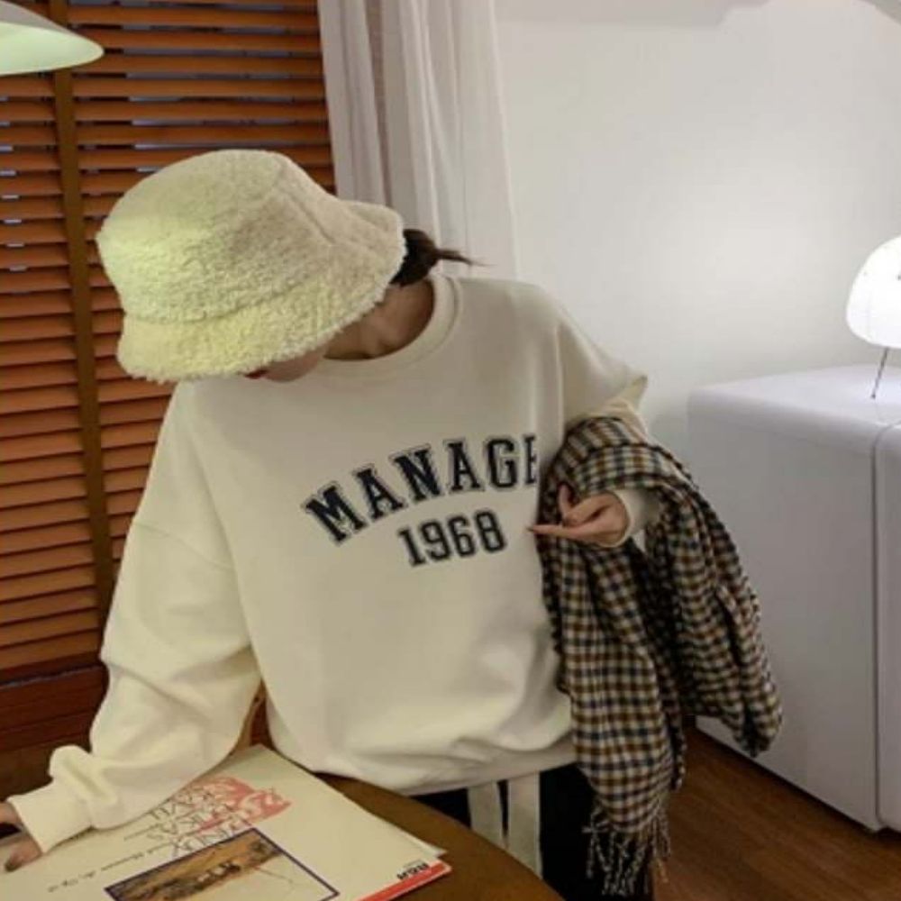 여자 캐주얼 무드 레터링 데일리 긴팔 맨투맨