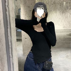아이티알,NE 블랙 언발란스 슬림핏 여자 긴팔 라운드넥 티셔츠