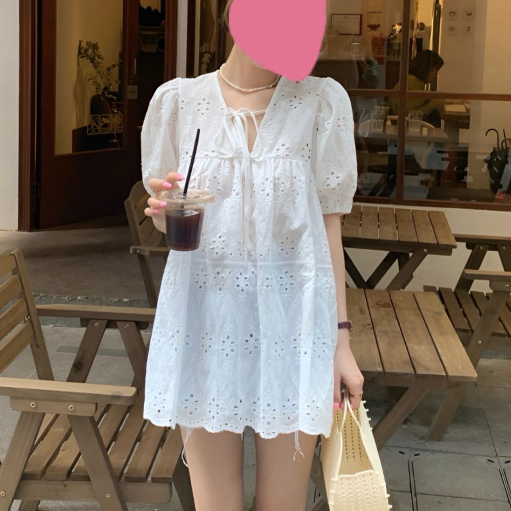 여성 시원한 펀칭 디자인 블라우스 느긋한 여름