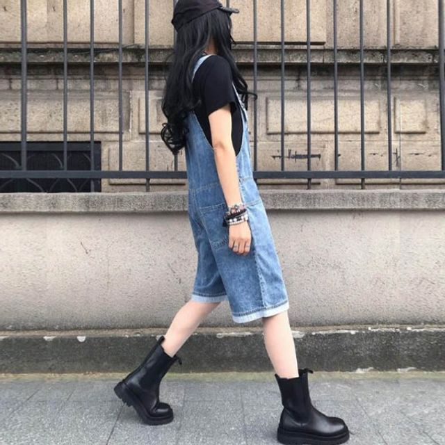 귀엽고 발랄한 데님 멜빵 팬츠 데일리 캐주얼룩