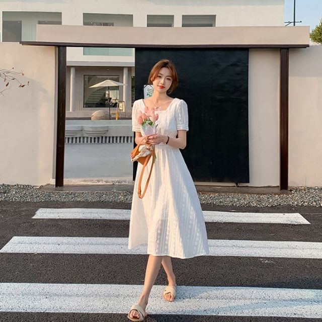 찰랑찰랑 포인트룩 플라워자수 화이트 원피스