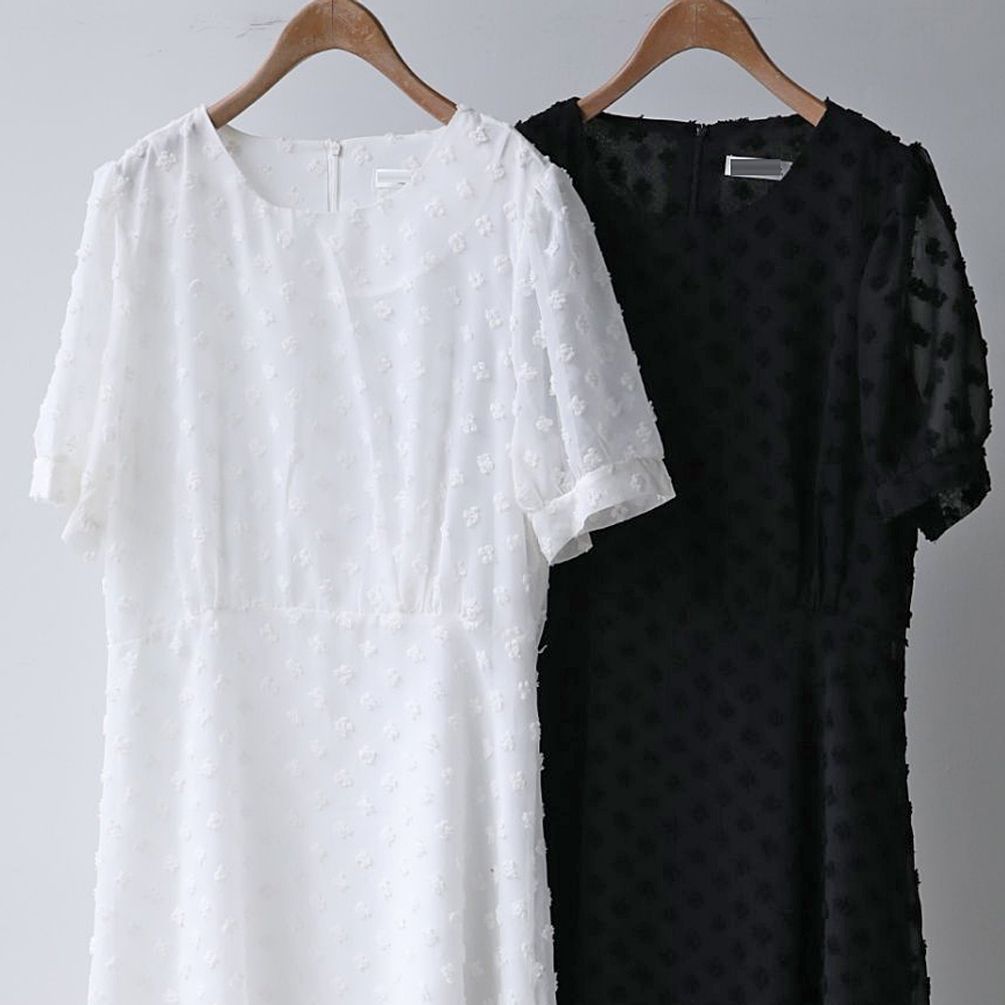 빅사이즈미시옷 여성미시큰옷 마담옷 꽃잎펀칭레이