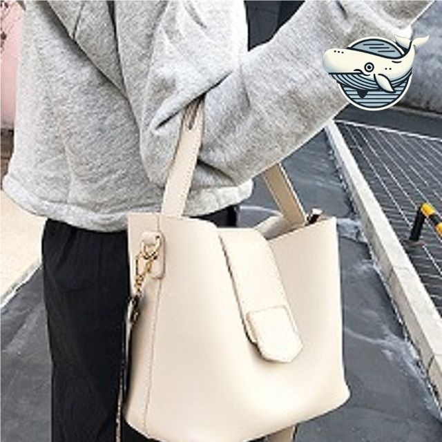 모던 여성 숄더백 데일리 활용도 높은 직장인