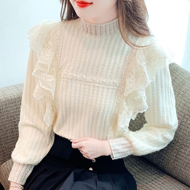 데일리룩 데이트룩 프릴 레이스 플러스 벨벳 블라우스