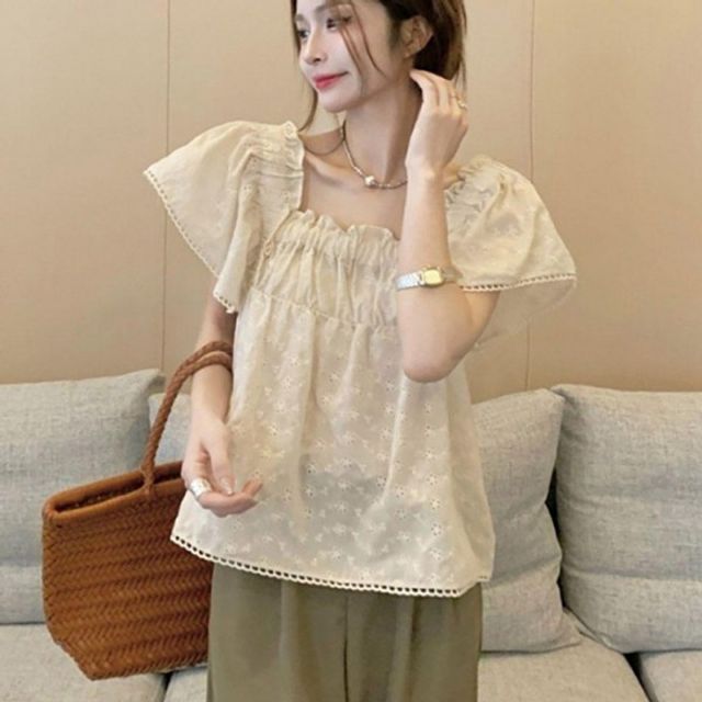 여성 펀칭 레이스 기본 프릴 데이 넥 라인 반팔 블라