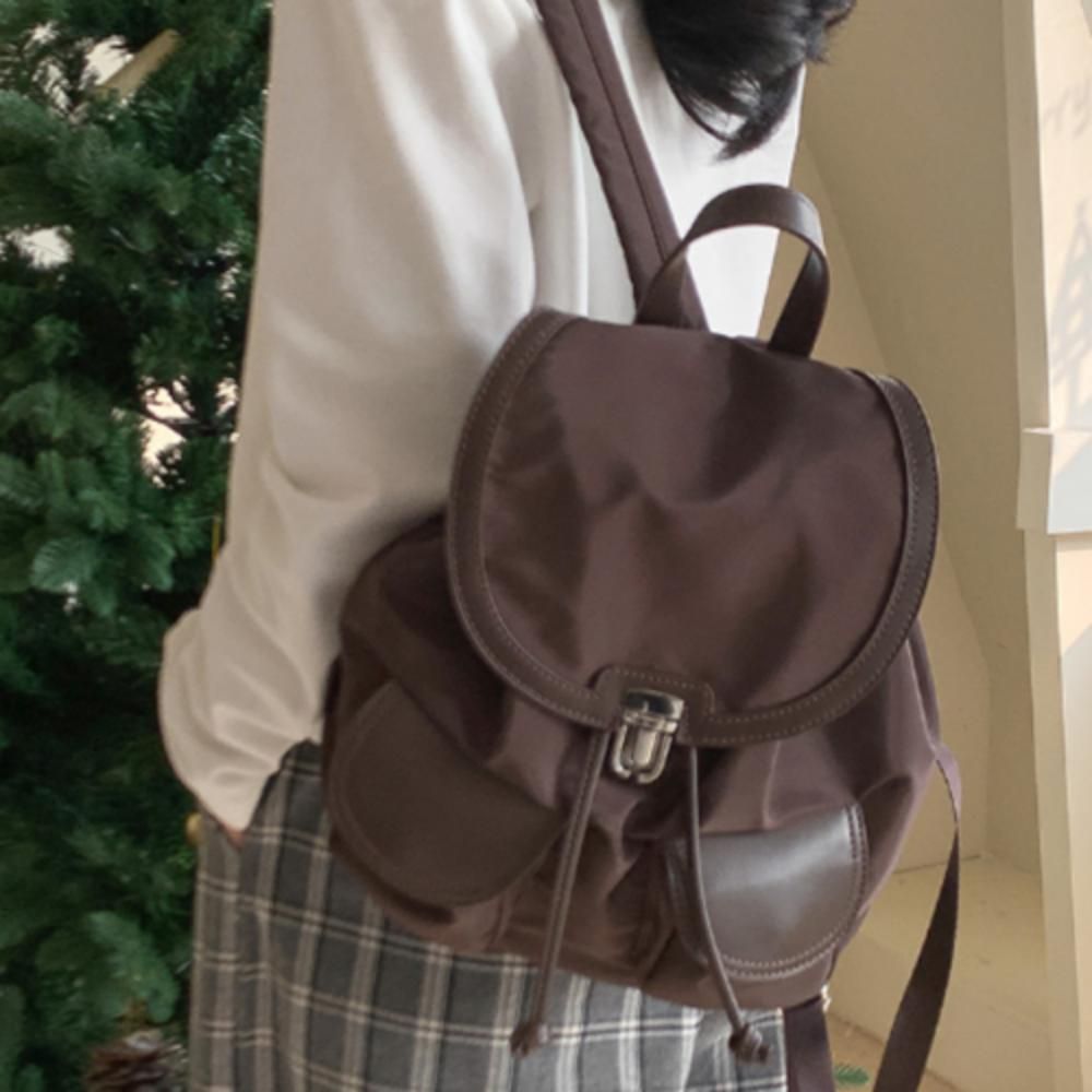 투포켓 백팩 가방 여성 대학생 여행 가벼운 브라운