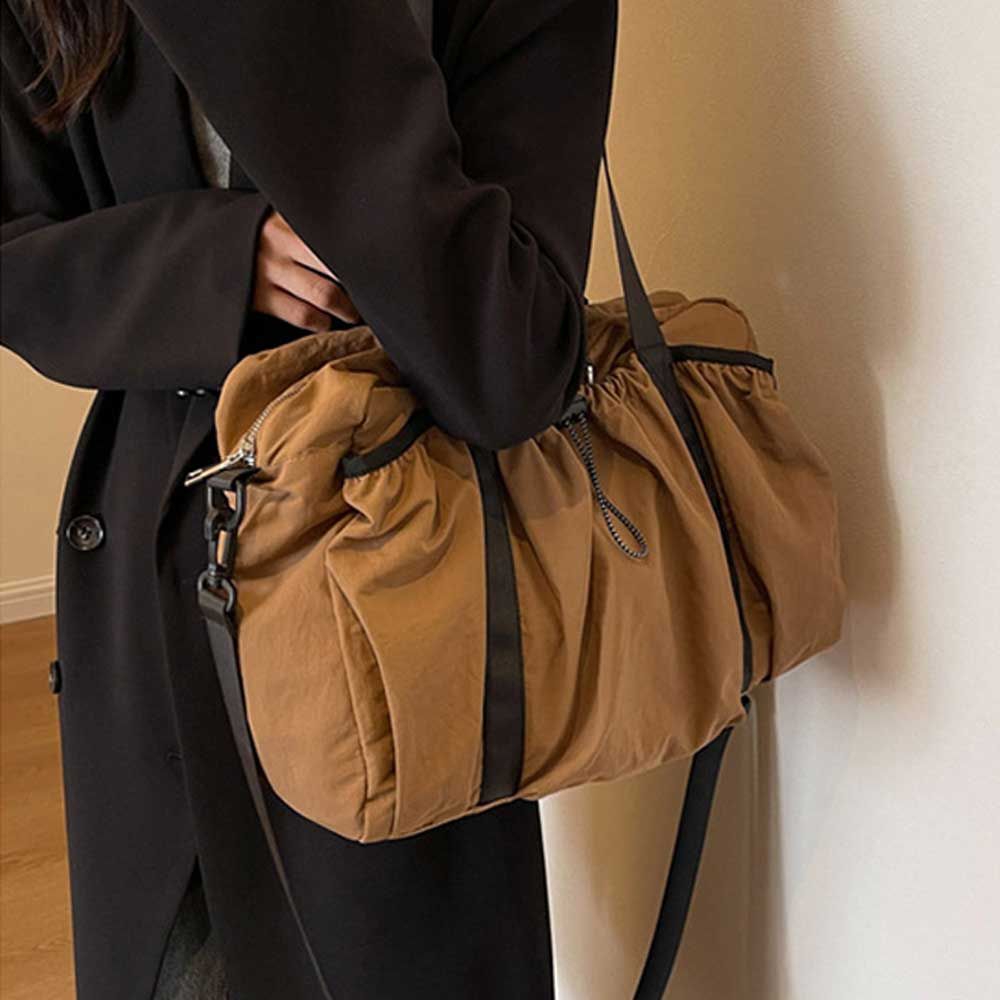 여자 직장인 데일리 백 출근 룩 숄더 소지품 가방