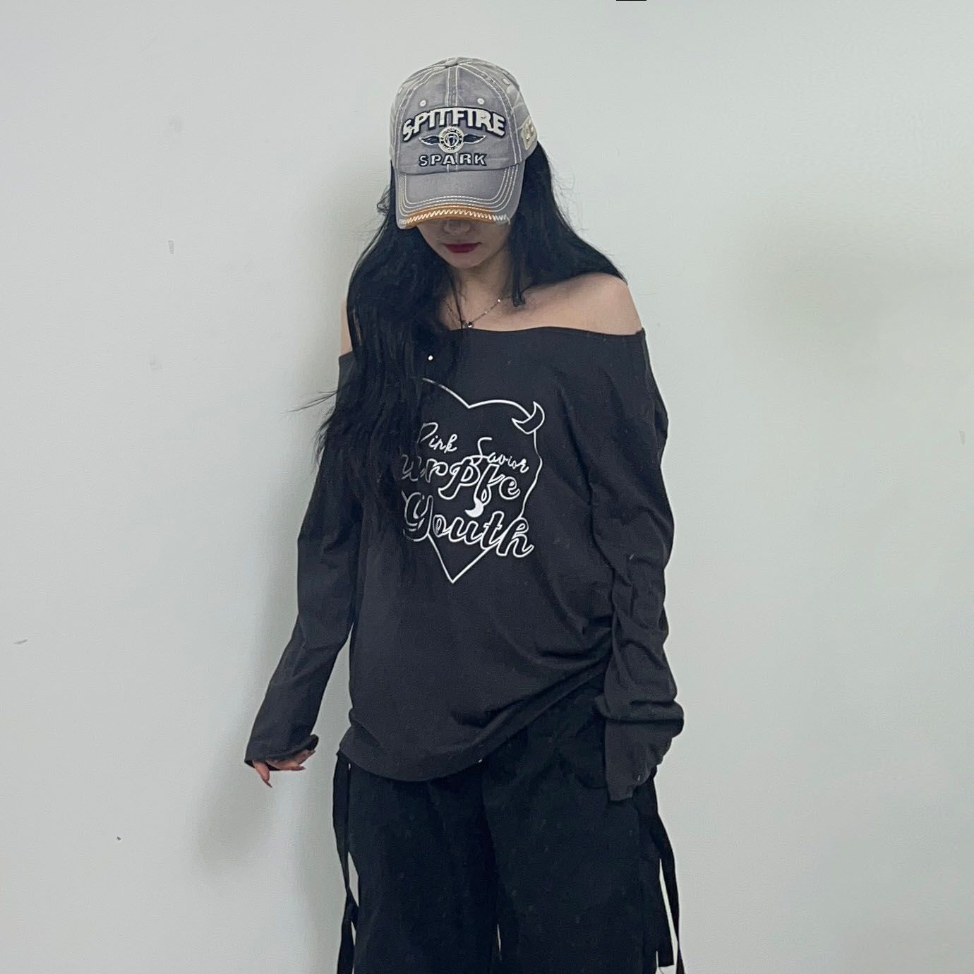 숄더라인 인더하트 레터링 루즈핏 긴팔티 2color