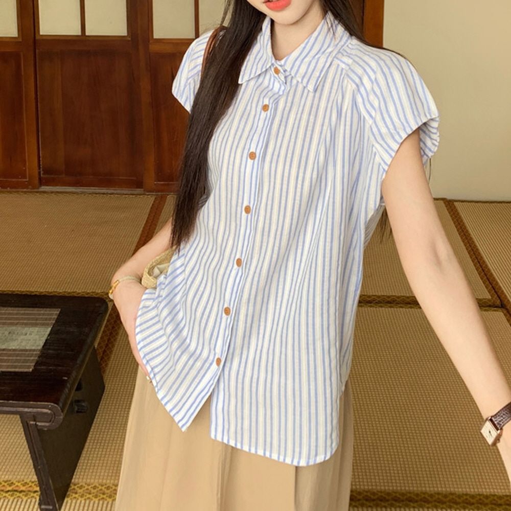 깔끔한 여름 데일리룩 여성 스트라이프 셔츠