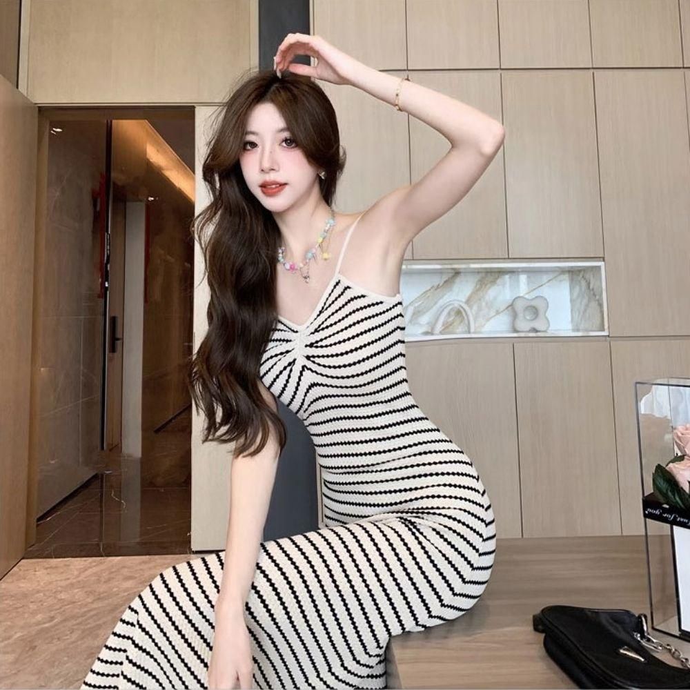 날씬핏 니트원피스 해변룩 롱기장 끈나시 여름원피스