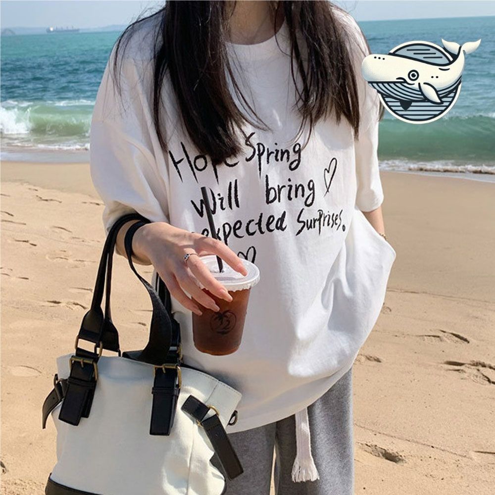 부드러운 캐주얼 레터링 티셔츠 심플 핏 여름