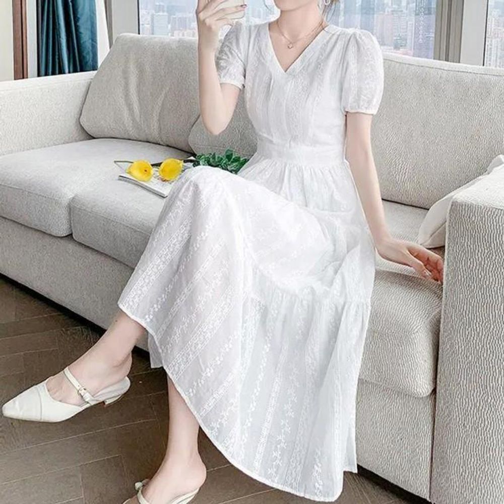 KS2558 여자 퍼프 소매펀칭 화이트 롱원피스