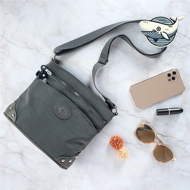 가벼운 데일리 크로스백 심플한 수납 가능한