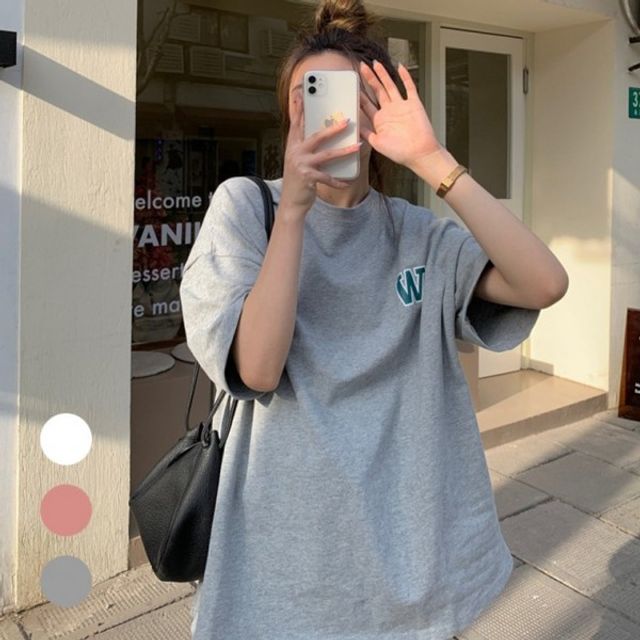 W스펠링 포인트 레터링 기본 여름 데이 반팔 여자