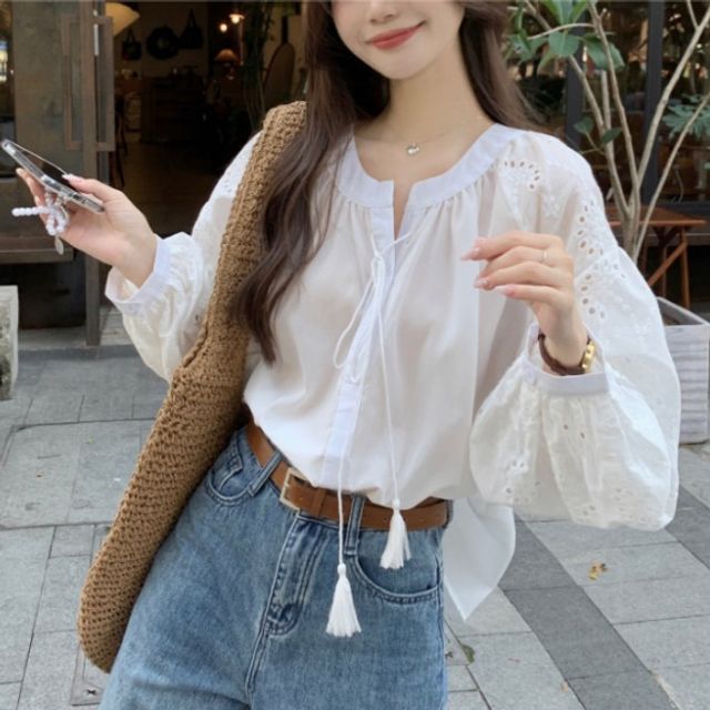 여성 러블리 소매 벌룬핏 펀칭 수술 화이트 블라우스